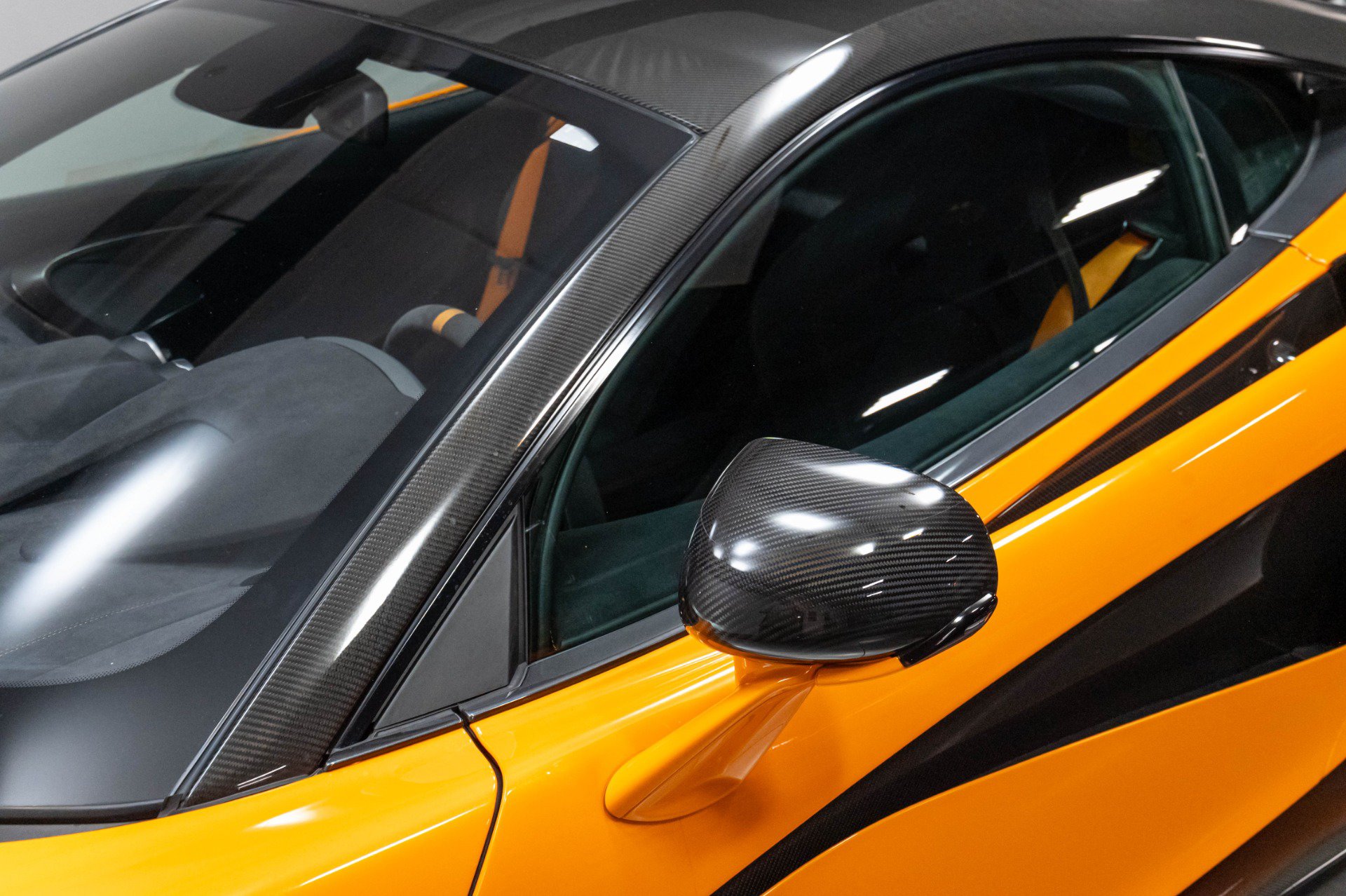 Used 2019 McLaren 600LT RWD image 4