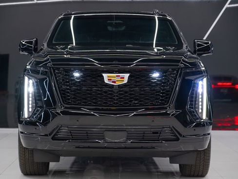 Used 2026 Cadillac Escalade ESV Sport image 2