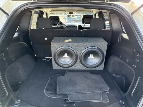 Used 2012 Jeep Grand Cherokee Laredo w/ Laredo E Group image 17