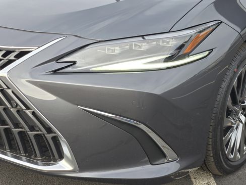 New 2025 Lexus ES 350 Ultra Luxury image 6