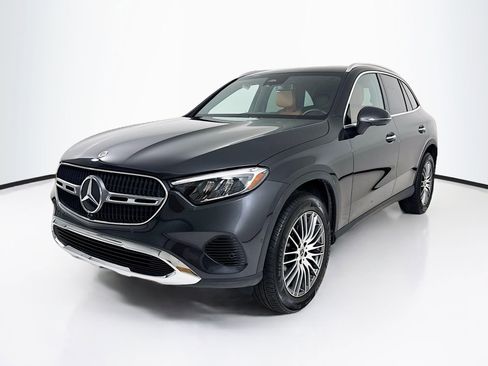 Used 2024 Mercedes-Benz GLC 300 image 3