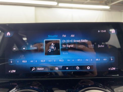 Used 2023 Mercedes-Benz GLA 250 GLA 250 w/ Premium Package image 24