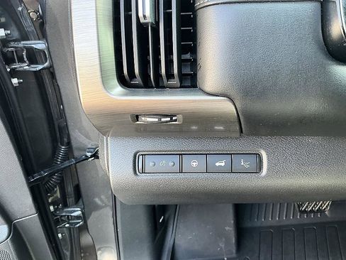 Certified 2025 Nissan Pathfinder Platinum w/ Cargo Package FWD image 13