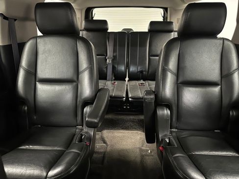 Used 2011 GMC Yukon XL Denali image 16