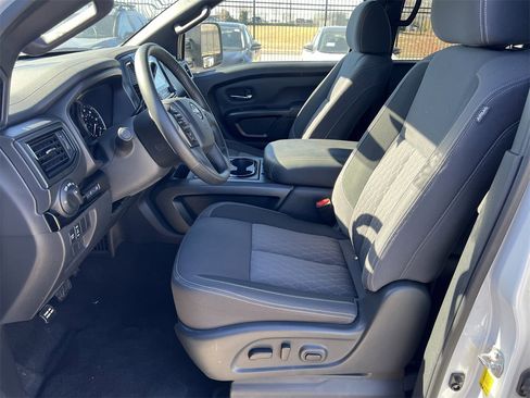 Certified 2024 Nissan Titan SV w/ SV Convenience Package image 12