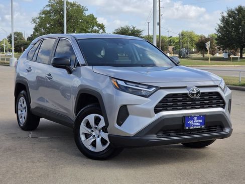 Used 2024 Toyota RAV4 LE FWD image 2