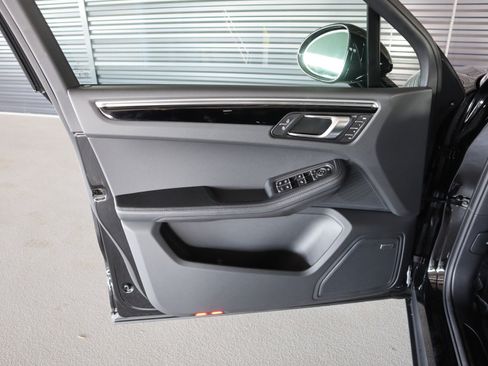 New 2026 Porsche Macan AWD/4WD image 22