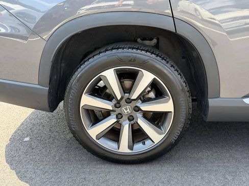 Used 2023 Honda Pilot Touring image 14