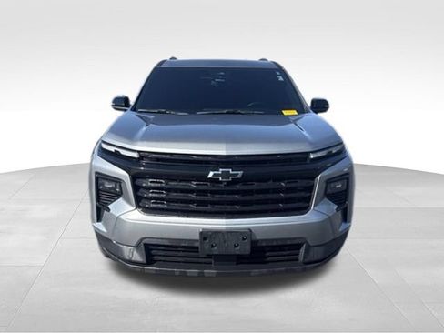 Used 2024 Chevrolet Traverse LT w/ Midnight/Sport Edition FWD image 2