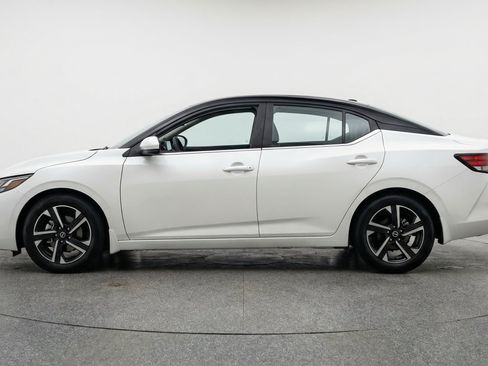 Used 2025 Nissan Sentra SV FWD image 5