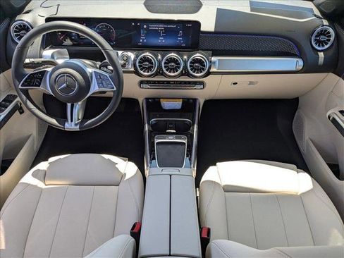 New 2025 Mercedes-Benz GLB 250 image 13