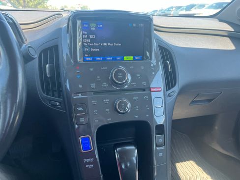 Used 2011 Chevrolet Volt Premium w/ Premium Trim Package FWD image 8