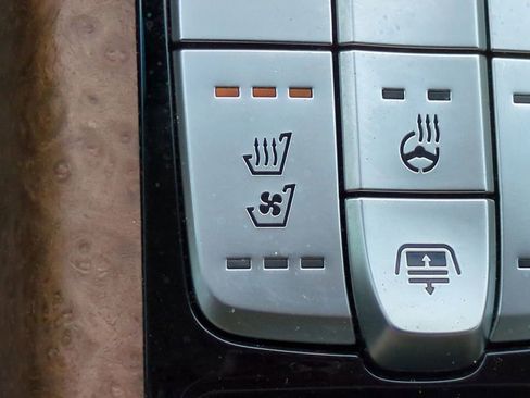 Used 2022 Genesis G90 5.0 Ultimate image 24