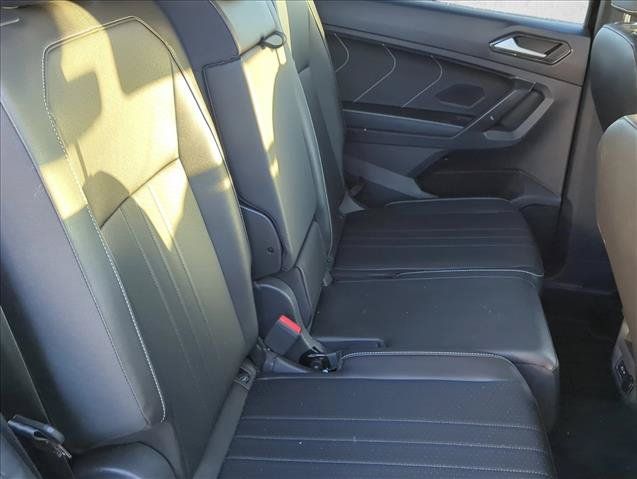Used 2023 Volkswagen Tiguan SE R-Line FWD image 24