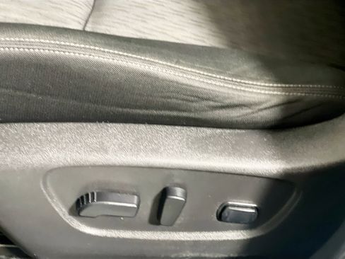 Used 2019 Nissan Rogue SV w/ Premium Package image 15