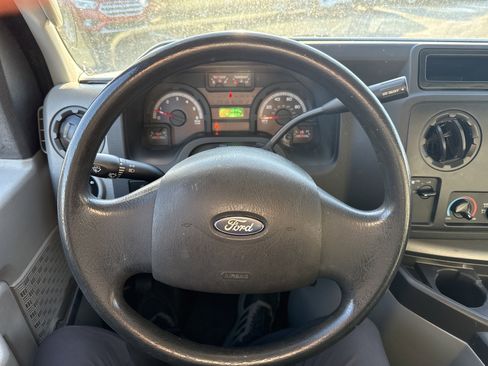 Used 2014 Ford E-250 and Econoline 250 image 15