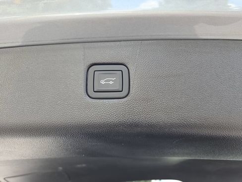Certified 2024 Chevrolet Blazer LT w/ Convenience Package FWD image 11