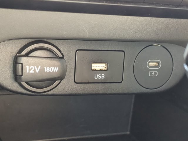Used 2025 Hyundai Elantra Hybrid FWD image 19