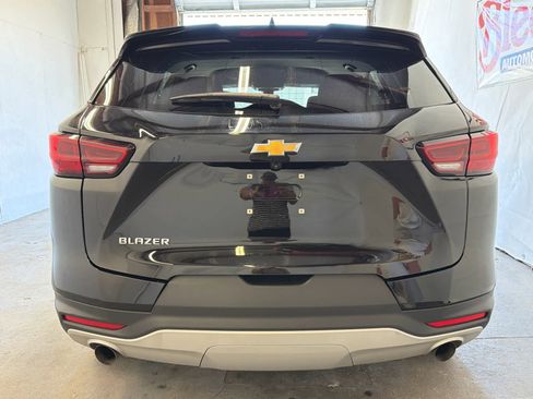 Used 2025 Chevrolet Blazer LT FWD image 6