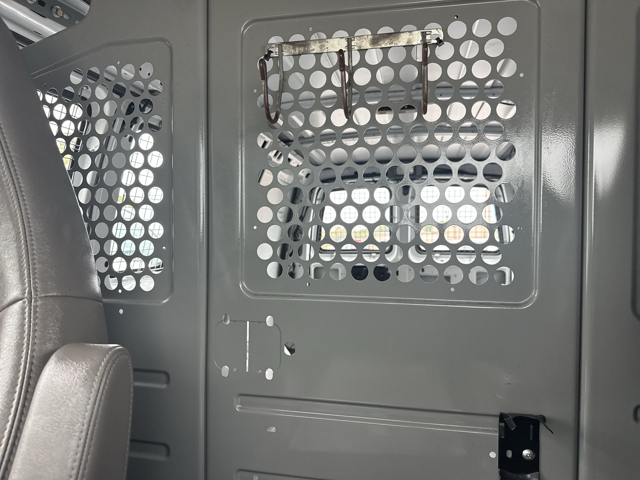 Used 2017 Chevrolet Express 2500 RWD image 20
