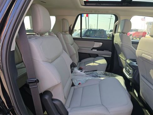 New 2026 Ford Expedition Active AWD/4WD image 23
