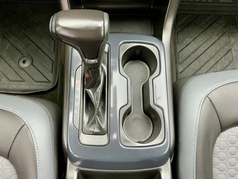 Used 2017 Chevrolet Colorado Z71 image 36