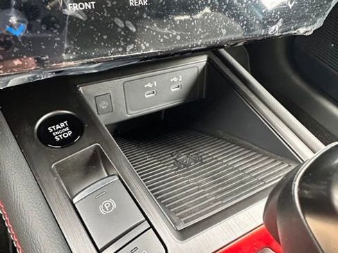 New 2025 Nissan Kicks SR image 19