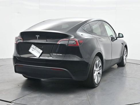 Used 2023 Tesla Model Y Long Range AWD/4WD image 6
