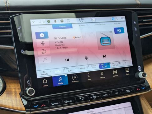 Used 2023 Jeep Grand Wagoneer Series III w/ Rear Seat Video Group 1 image 17