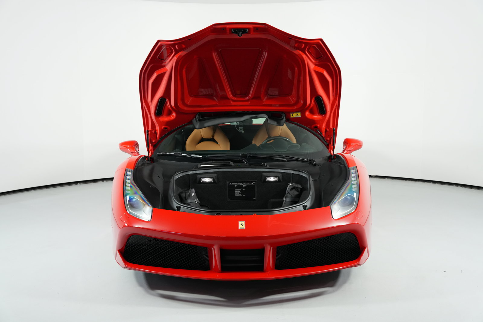 Used 2016 Ferrari 488 GTB RWD image 3
