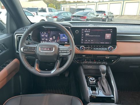 Used 2025 GMC Canyon AT4 image 23