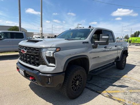 Used 2024 Chevrolet Silverado 2500 ZR2 w/ Technology Package AWD/4WD image 1