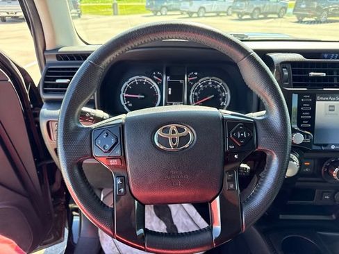Used 2020 Toyota 4Runner TRD Off-Road AWD/4WD image 21