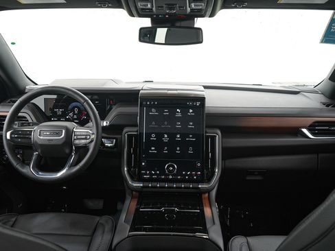 Used 2025 GMC Yukon Denali w/ Sun & Power Step Package AWD/4WD image 14