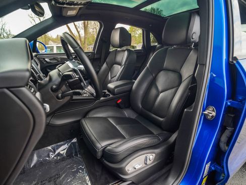 Used 2017 Porsche Macan AWD/4WD image 13