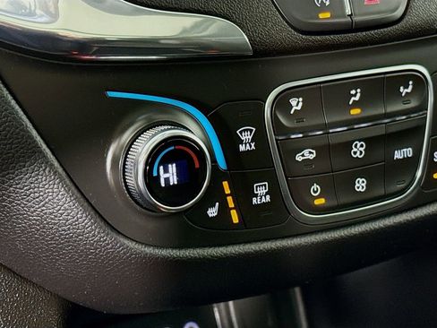 Used 2023 Chevrolet Equinox LT image 19