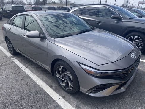 Certified 2024 Hyundai Elantra SEL w/ Convenience Package image 4