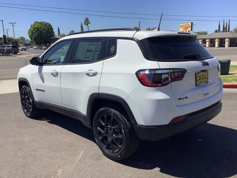 New 2025 Jeep Compass Latitude w/ Sun & Sound Group image 22