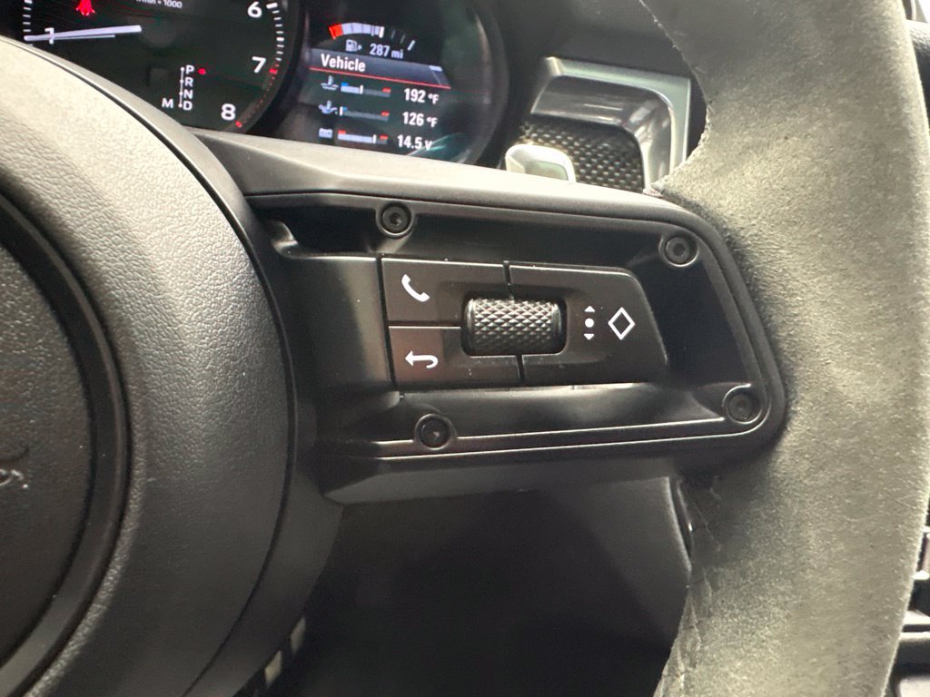 Certified 2023 Porsche Macan AWD/4WD image 36