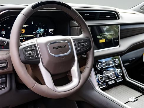 Used 2024 GMC Yukon XL Denali w/ Max Trailering Package AWD/4WD image 9