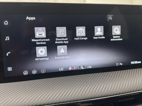 New 2026 Nissan Kicks SR w/ SR Premium Package AWD/4WD image 24