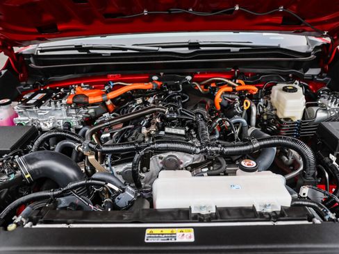 Certified 2025 Toyota Tacoma TRD Off-Road image 20