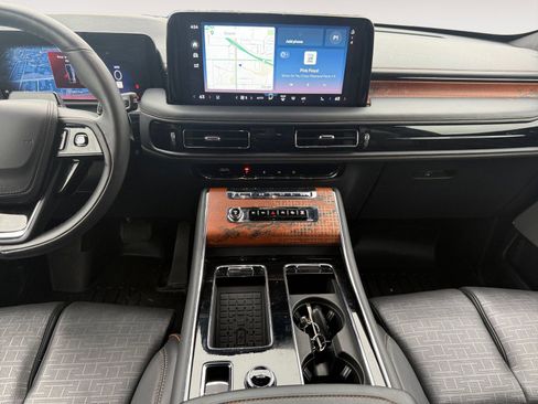 Used 2025 Lincoln Aviator Black Label w/ Jet Appearance Package AWD/4WD image 11