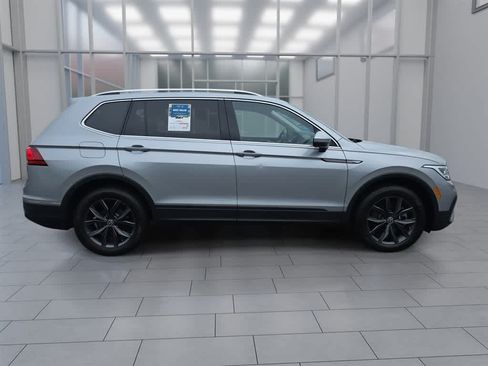 Used 2023 Volkswagen Tiguan SE w/ Panoramic Sunroof Package AWD/4WD image 2