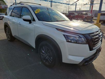 Used 2024 Nissan Pathfinder SV w/ Black Appearance Package