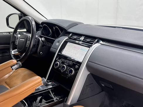 Used 2017 Land Rover Discovery HSE AWD/4WD image 23
