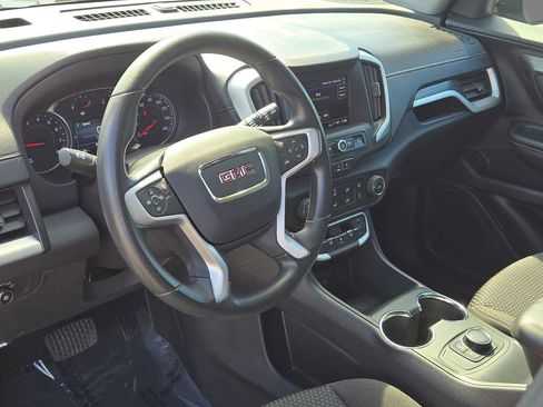 Used 2024 GMC Terrain SLE image 18
