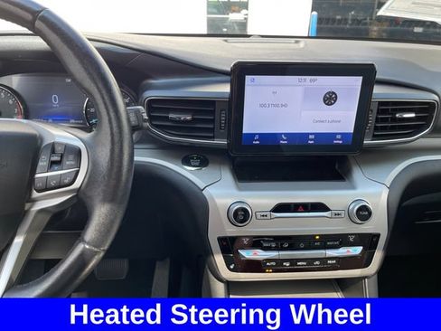 Used 2021 Ford Explorer XLT w/ Equipment Group 202A AWD/4WD image 17
