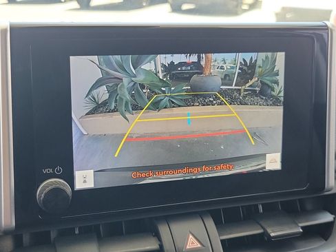 Used 2024 Toyota RAV4 XLE FWD image 30