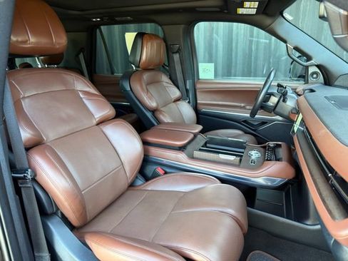 Used 2025 Lincoln Navigator Reserve AWD/4WD image 29